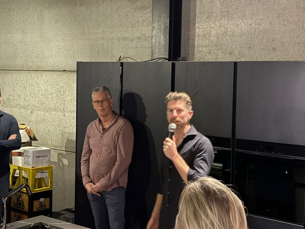 a2d7f725-3988-4b98-920e-4ef59bce3ad2